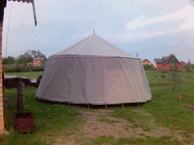 Kluba telts, līdz 20 guļvietām.