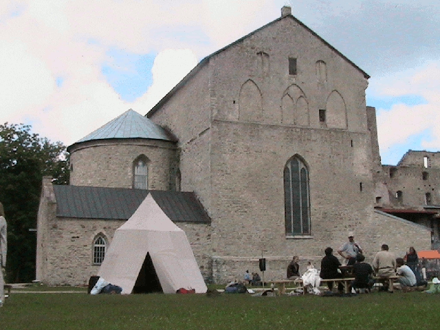 Viss senākā (Livoniešu) telts. Vietas pietiek ap 10 cilvēkiem un ekipējumam.